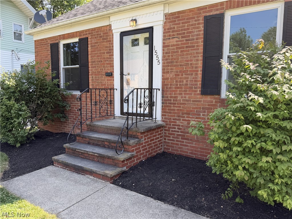 1555 Sheffield Road South Euclid, OH 44121 - Photo 2 of 21