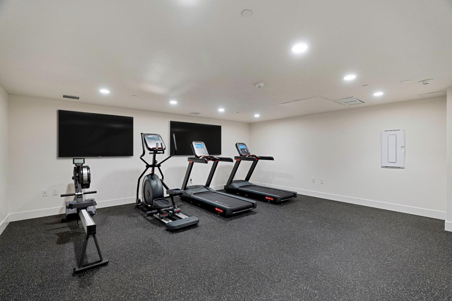 1853 Almaden Road, Unit 509 San Jose, CA 95125 - Photo 13 of 14 a view of a room with gym equipment