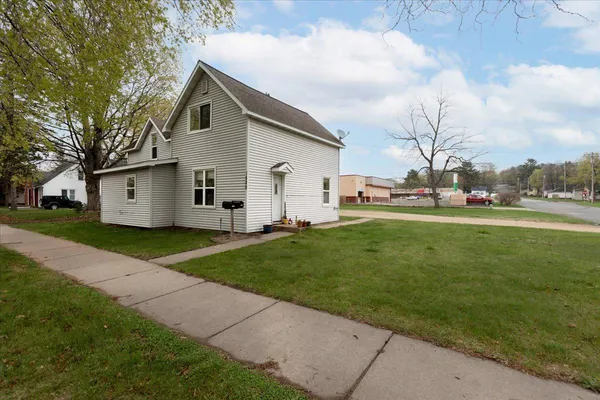 $199,900 | 1520 8th Street East, Menomonie, WI 54751