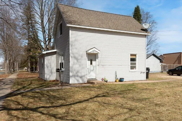 $215,000 | 1520 8th Street East, Menomonie, WI 54751