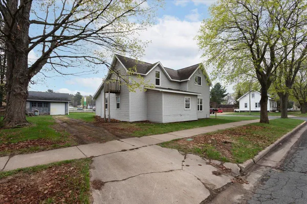$199,900 | 1520 8th Street East, Menomonie, WI 54751