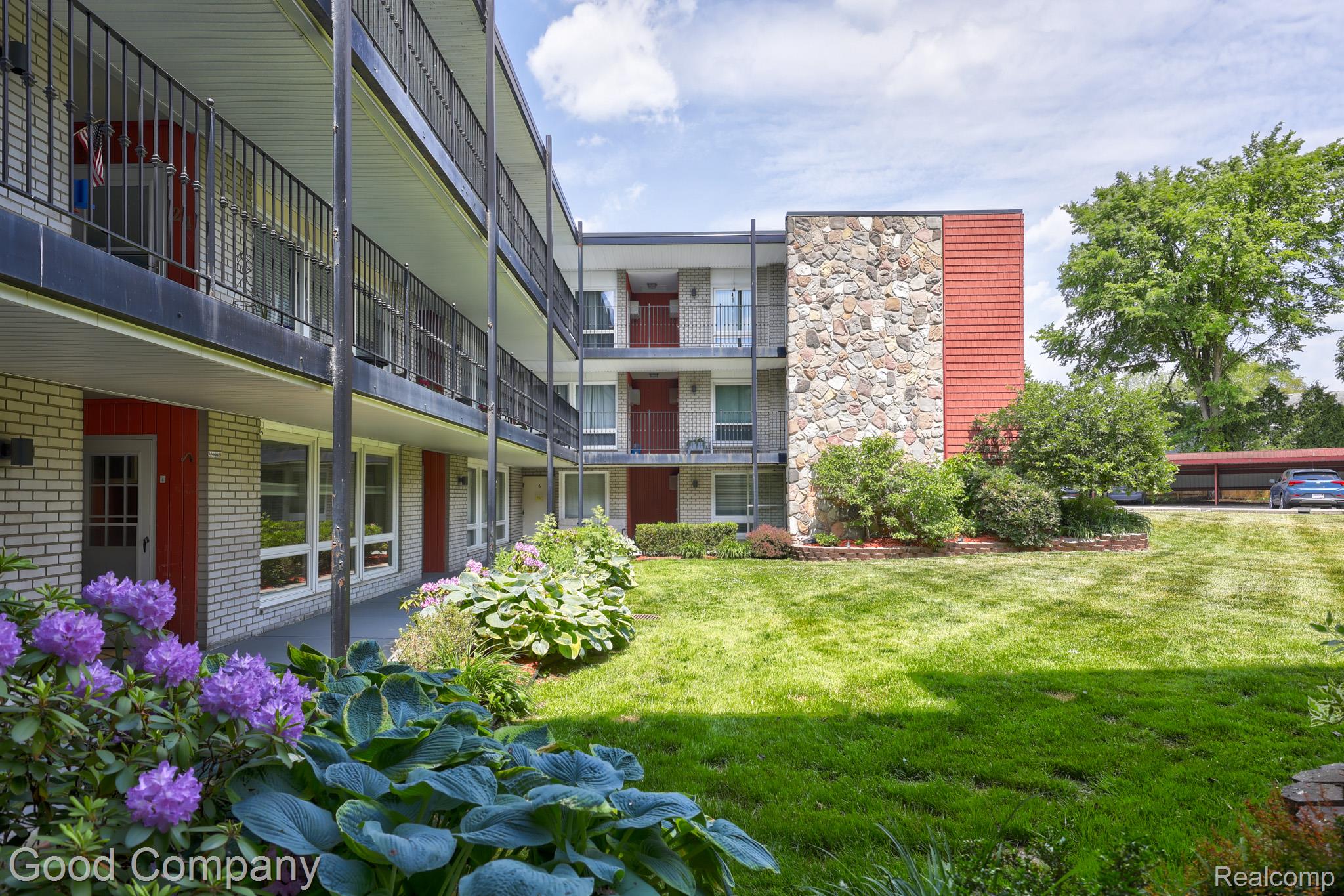 4345 Crooks Road, Unit 4 Royal Oak, MI 48073 - Photo 30 of 35 4345 Crooks Rd. #4-29.jpg