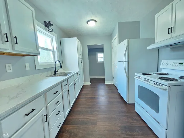 $1,300 | 1728 Noble Street, Anderson, IN 46016