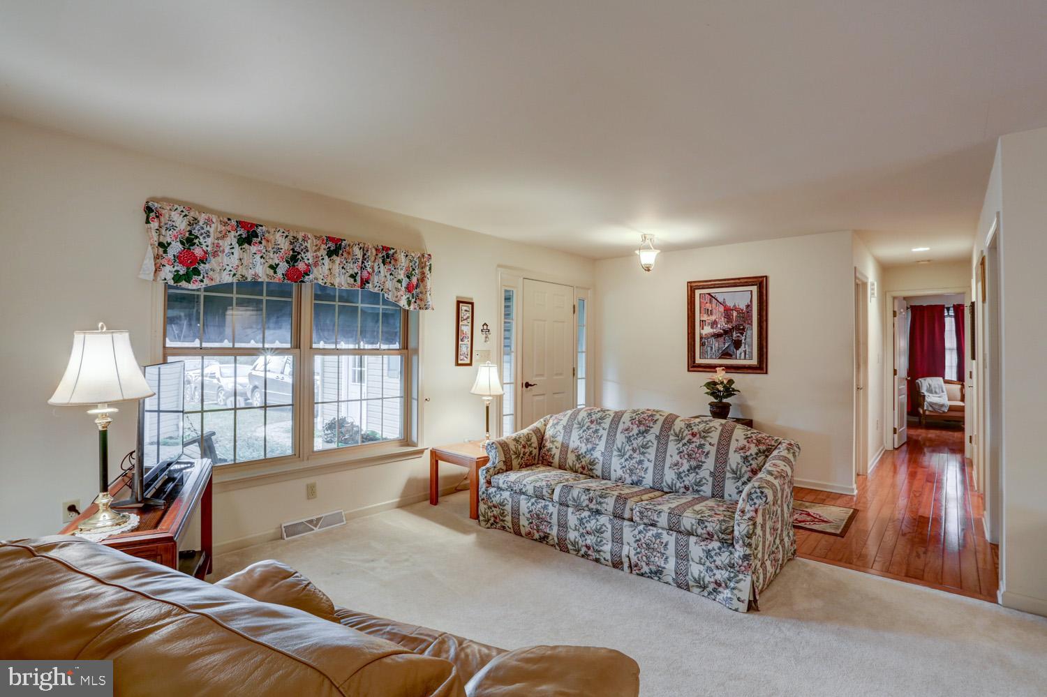 1239 Lampeter Road Lancaster, PA 17602 - Photo 4 of 51 Gallery Image 4
