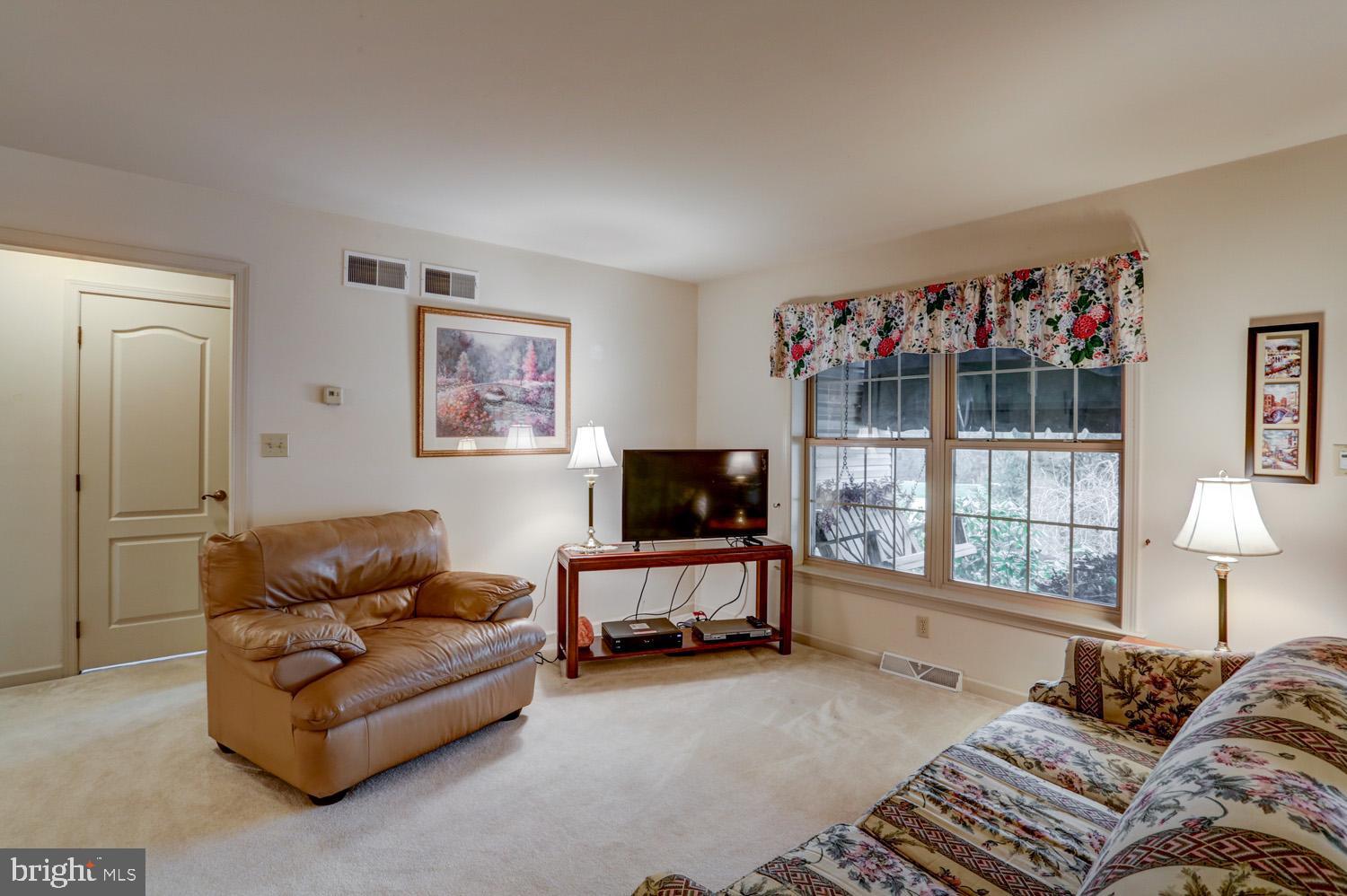 1239 Lampeter Road Lancaster, PA 17602 - Photo 5 of 51 Gallery Image 5