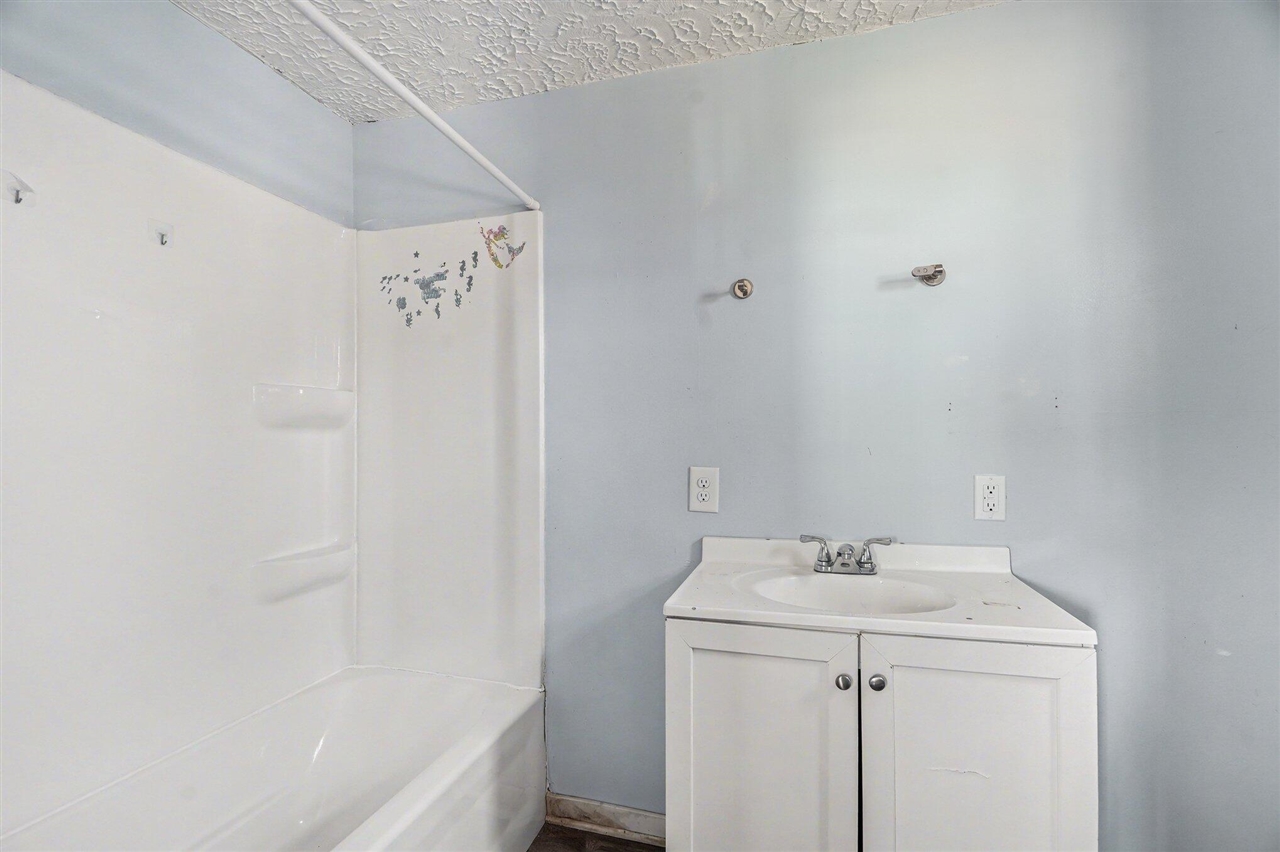 224-226 Maple Street Parchment, MI 49004 - Photo 8 of 20