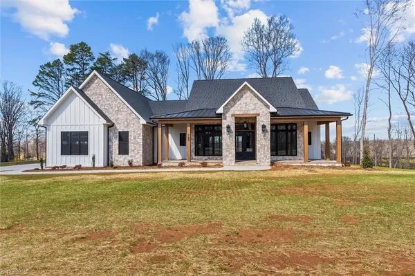 $899,000 | 765 Golf Course Road, Pilot Mountain, NC 27041