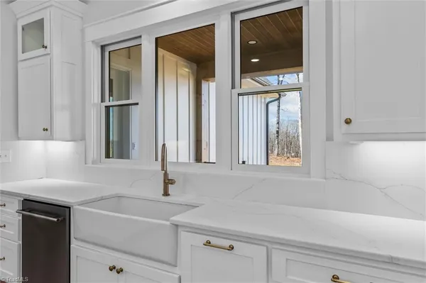 $899,000 | 765 Golf Course Road, Pilot Mountain, NC 27041