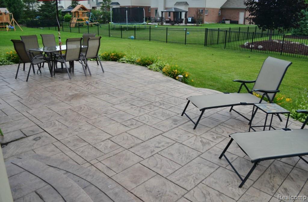 21409 Raintree Drive Macomb, MI 48044 - Photo 23 of 30 1 (26).jpg