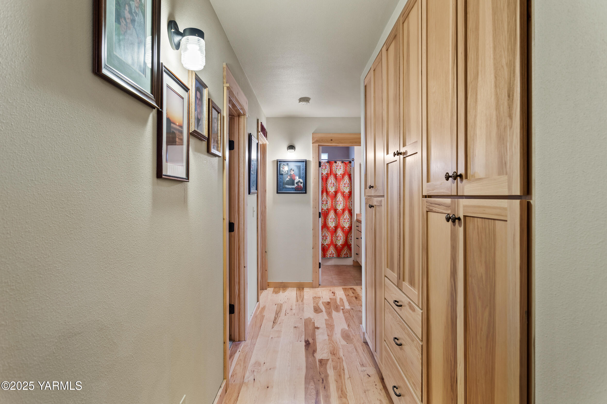12004 Branch Road Harrah, WA 98933 - Photo 16 of 71 a view of a hallway with wooden floor and entryway