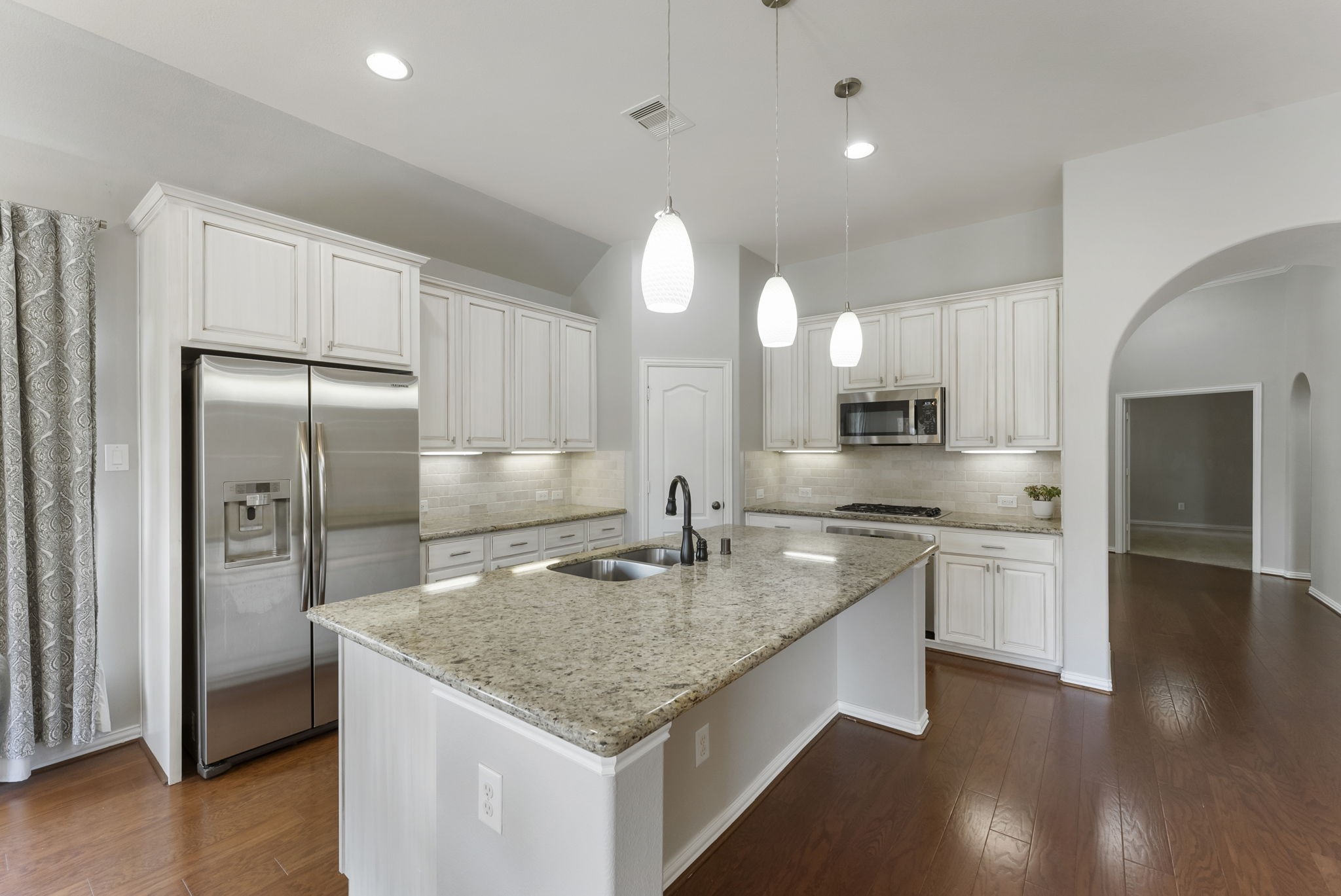 27515 Chris Ridge Court Spring, TX 77386 - Photo 7 of 31