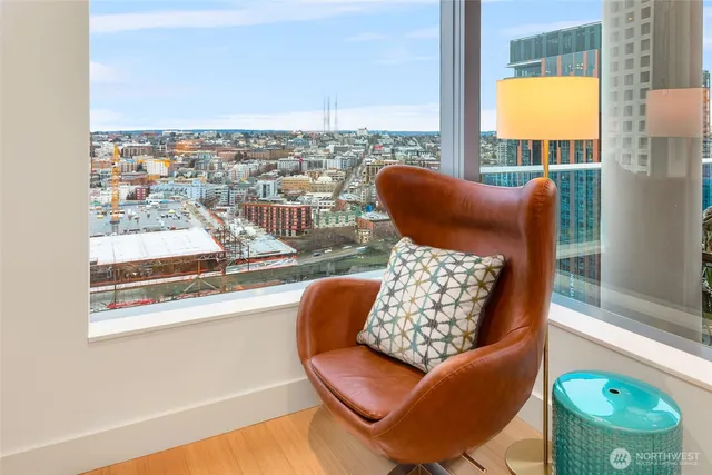 $1,095,000 | 737 Olive Way, Unit 2905, Seattle, WA 98101