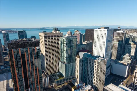 $999,000 | 737 Olive Way, Unit 2905, Seattle, WA 98101