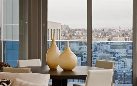 $999,000 | 737 Olive Way, Unit 2905, Seattle, WA 98101