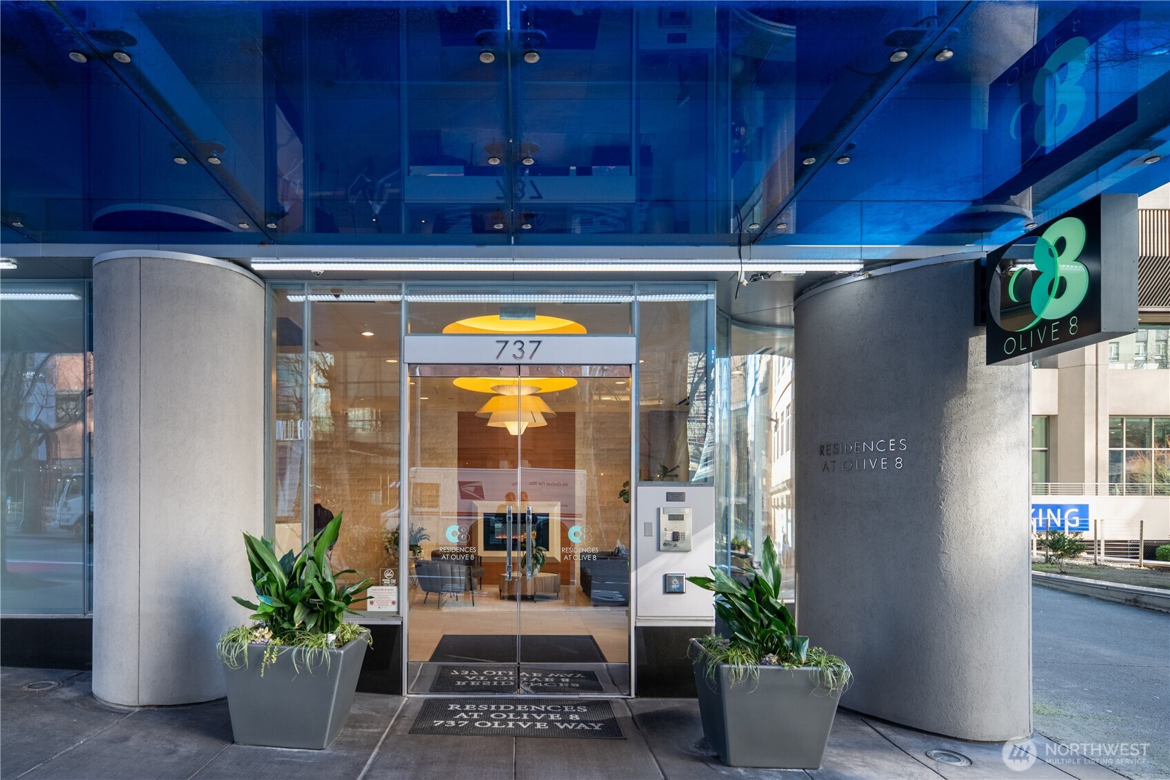 737 Olive Way, Unit 2905 Seattle, WA 98101 - Photo 3 of 33