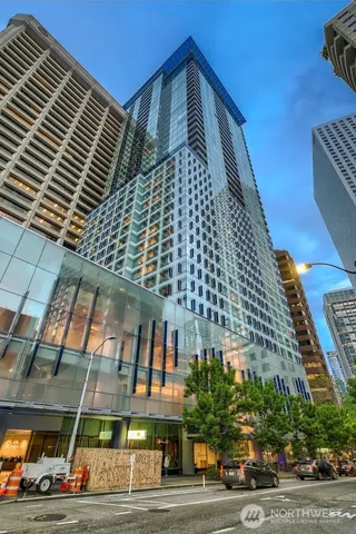 $1,095,000 | 737 Olive Way, Unit 2905, Seattle, WA 98101