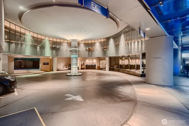 $1,095,000 | 737 Olive Way, Unit 2905, Seattle, WA 98101