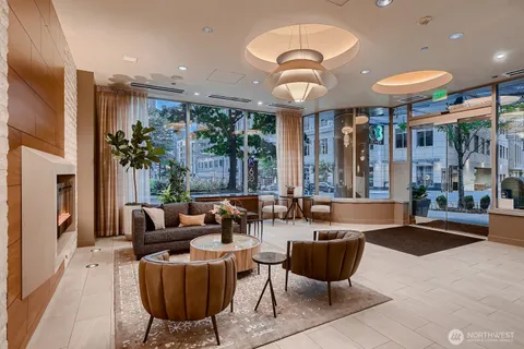 $999,000 | 737 Olive Way, Unit 2905, Seattle, WA 98101