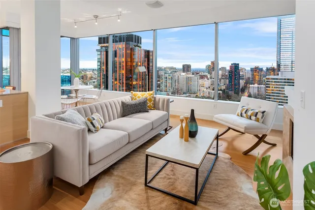 $1,095,000 | 737 Olive Way, Unit 2905, Seattle, WA 98101