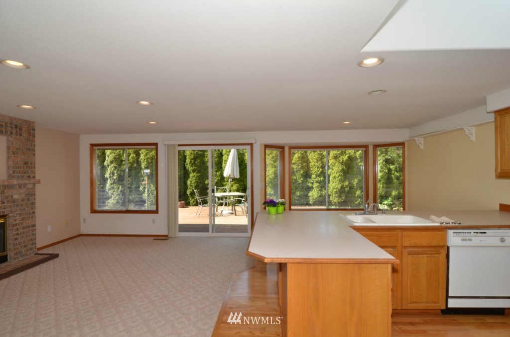 8909 Northeast 151st Place Bothell, WA 98011 - Photo 11 of 15 Gallery Image 11