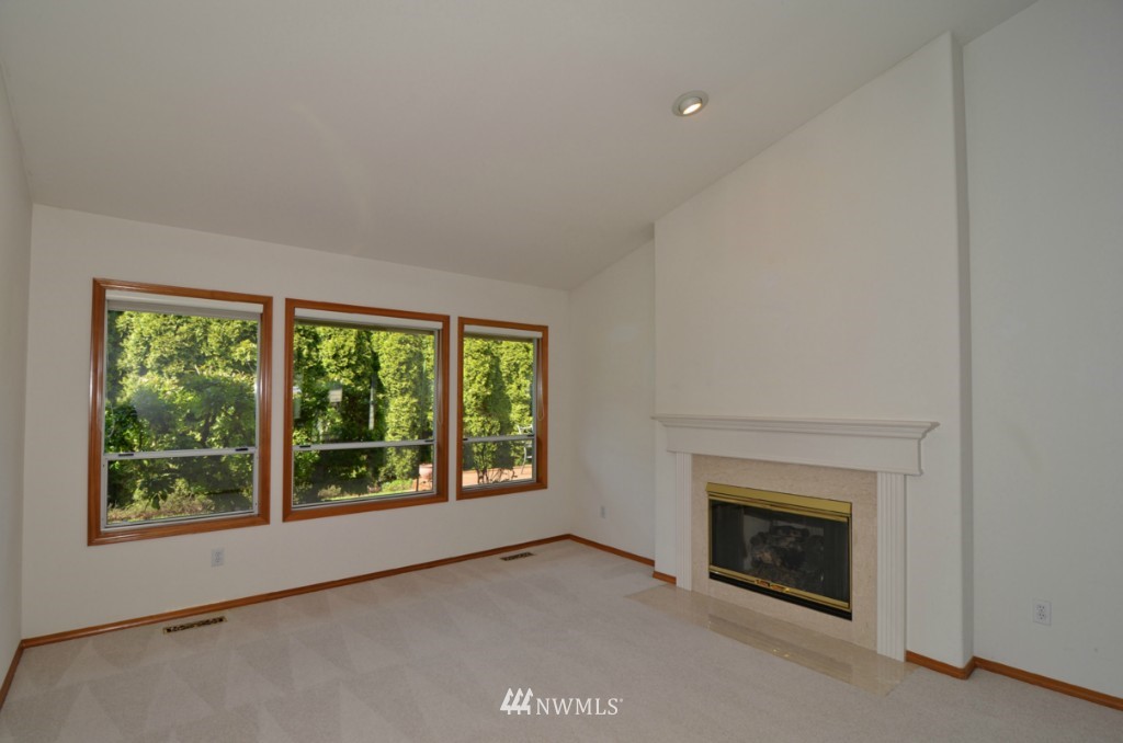 8909 Northeast 151st Place Bothell, WA 98011 - Photo 12 of 15 Gallery Image 12