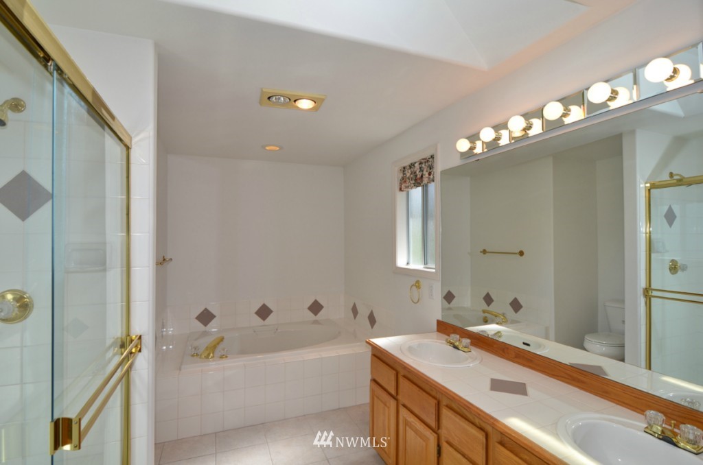 8909 Northeast 151st Place Bothell, WA 98011 - Photo 13 of 15 Gallery Image 13