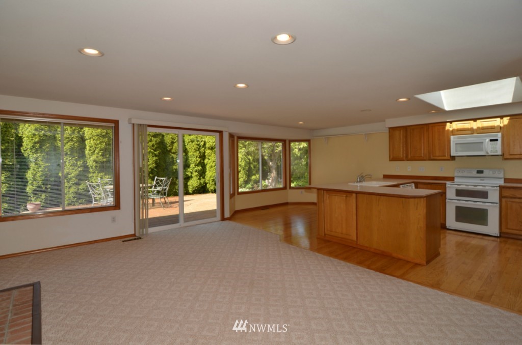8909 Northeast 151st Place Bothell, WA 98011 - Photo 10 of 15 Gallery Image 10