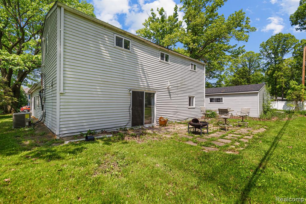 2685 Simpson Drive Rochester Hills, MI 48309 - Photo 5 of 29