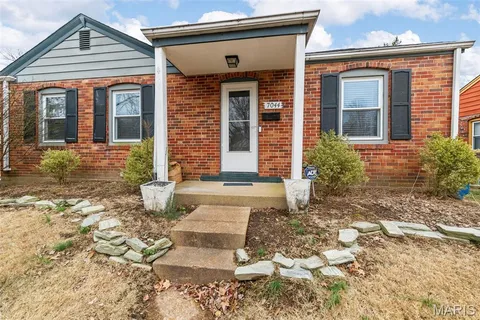 $290,000 | 7044 Holly Hills Avenue, St. Louis, MO 63123