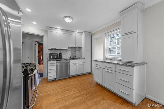 $290,000 | 7044 Holly Hills Avenue, St. Louis, MO 63123