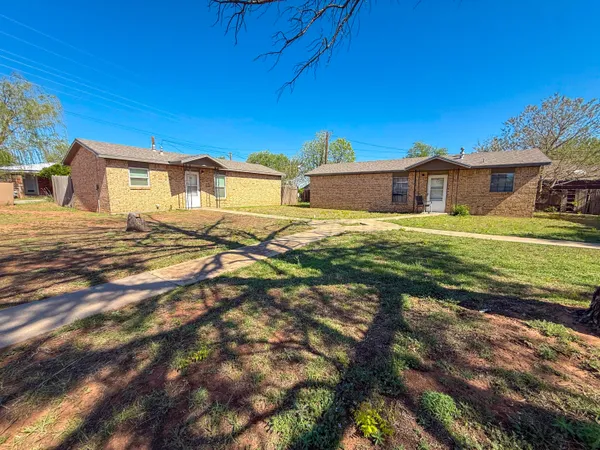 $225,000 | 207 Ave E Northeast, Childress, TX 79201