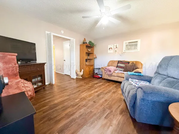 $225,000 | 207 Ave E Northeast, Childress, TX 79201