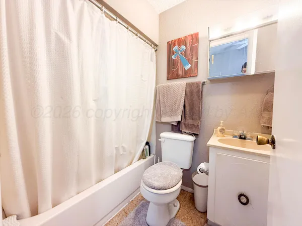 $225,000 | 207 Ave E Northeast, Childress, TX 79201