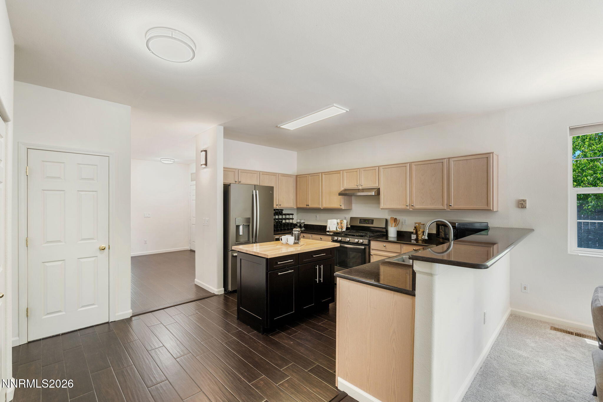 5960 Sapphire Ridge Court Reno, NV 89523 - Photo 14 of 40 15-web-or-mls-DSC00872