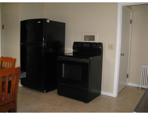 72 Oak Hollow Road Springfield, MA 01128 - Photo 14 of 14 a close view of walk in closet