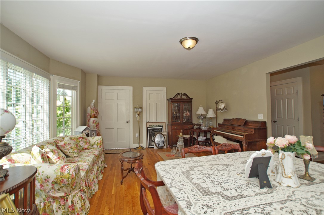 17423 Winslow Road Cleveland, OH 44120 - Photo 3 of 33 Gallery Image 3