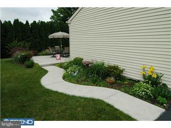 908 Tuckerton Road Reading, PA 19605 - Photo 3 of 11 Gallery Image 3
