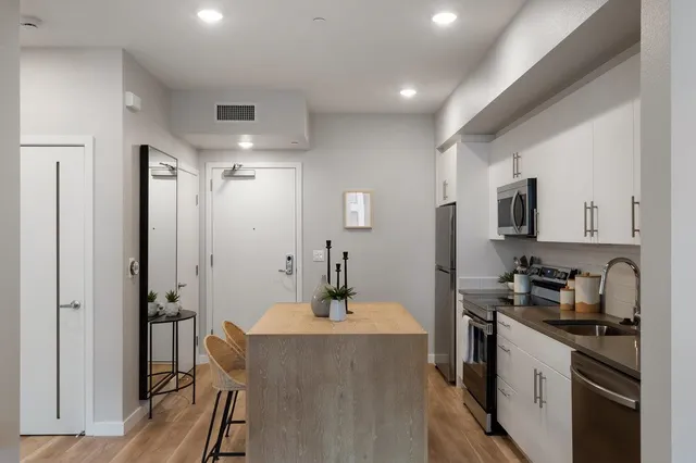 $324,900 | 260 Brooklyn Basin Way, Unit 409, Oakland, CA 94606