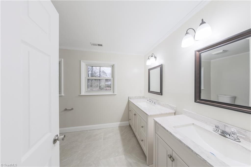214 Pine Ridge Drive High Point, NC 27262 - Photo 10 of 19 Gallery Image 10
