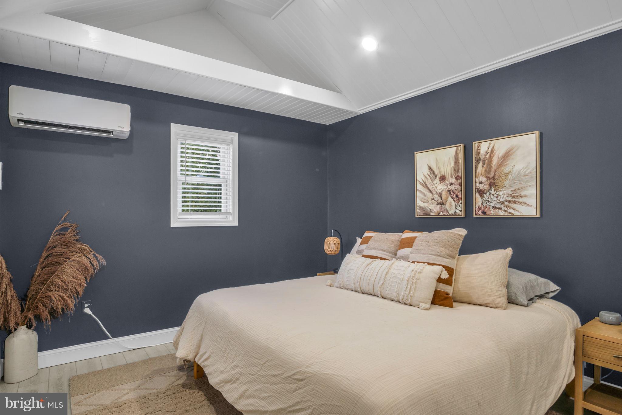 297 Thorley Road New Cumberland, PA 17070 - Photo 23 of 99 a bedroom with a bed and a window