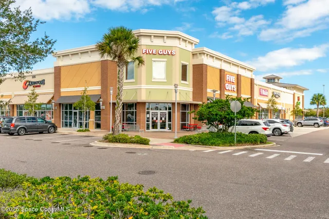 $1,300 | 1420 Malibu Circle Northeast, Unit 101, Palm Bay, FL 32905