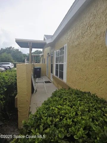 $1,300 | 1420 Malibu Circle Northeast, Unit 101, Palm Bay, FL 32905