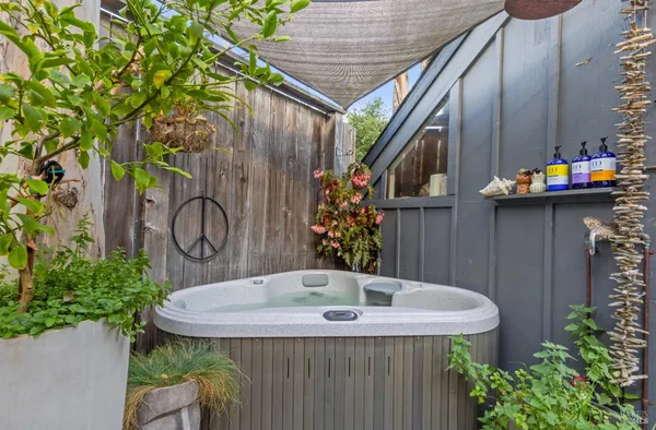 $1,897,000 | 2 Lincoln Drive, Sausalito, CA 94965