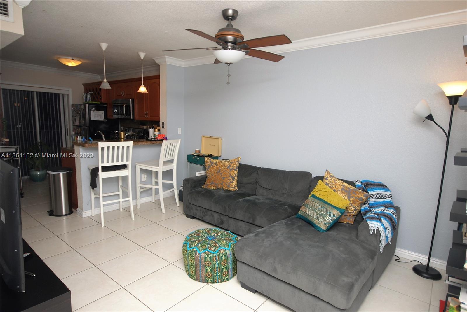 2575 Southwest 27th Avenue, Unit 409 Miami, FL 33133 - Photo 3 of 18 a living room with furniture