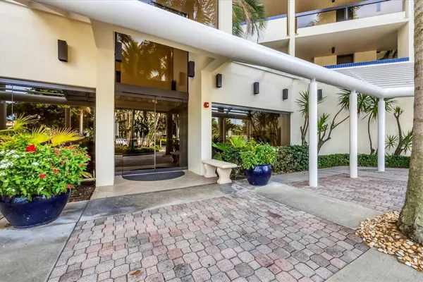 $7,000 | 1930 Harbourside Drive, Unit 134, Longboat Key, FL 34228