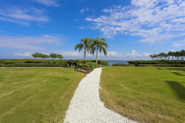 $7,000 | 1930 Harbourside Drive, Unit 134, Longboat Key, FL 34228