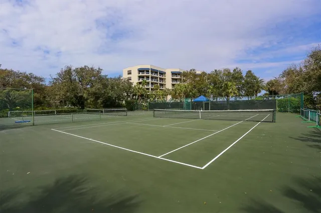 a view of a tennis court