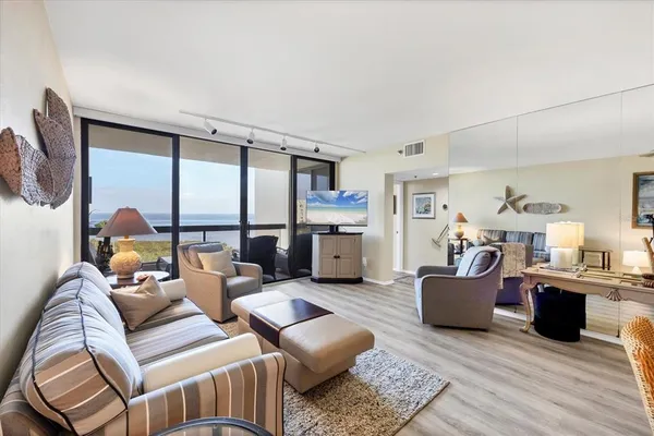 $7,000 | 1930 Harbourside Drive, Unit 134, Longboat Key, FL 34228