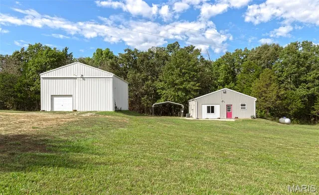 $265,000 | 33945 Holiday Hills Road, Richland, MO 65556