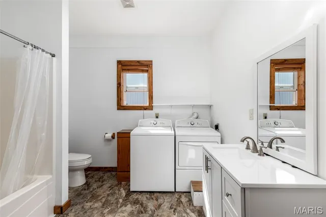 $265,000 | 33945 Holiday Hills Road, Richland, MO 65556